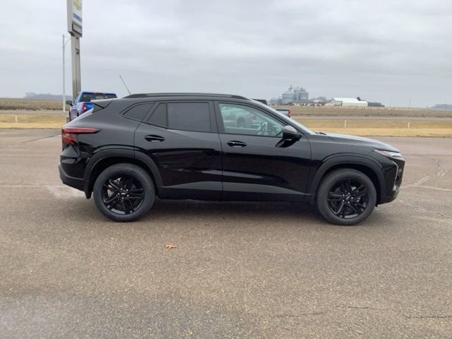 2026 Chevrolet Trax ACTIV in Mosaic Black Metallic — front three-quarter view